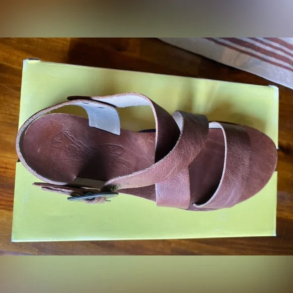 EUC Fly London Bian Brown Leather Sandals - Picture 7 of 8